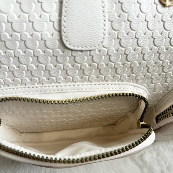 *NEW* Disney Minnie Mouse Weekender/Overnight /Duffle Travel Bag - Picture 8 of 11